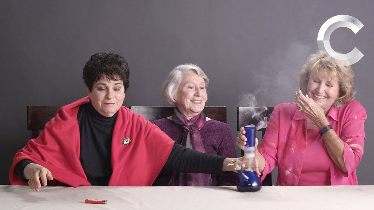 Guarda: Nonne fumano cannabis per la prima volta su YouTube